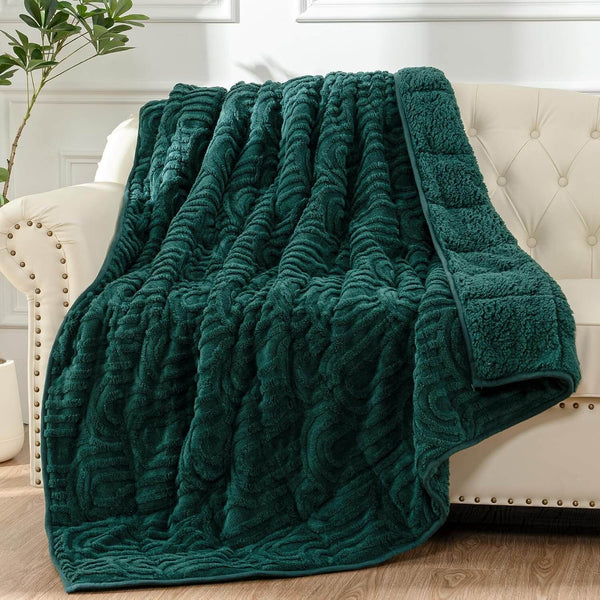 Arched Jacquard Sherpa Fleece Weighted Blanket | Dark Green