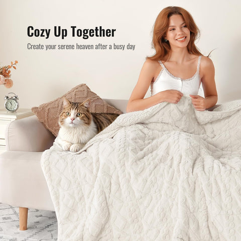 Jacquard Sherpa Weighted Blankets | Chunky Knitting Stripe | White