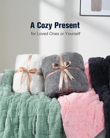 Fleece Checkerboard Weighted Blankets | White