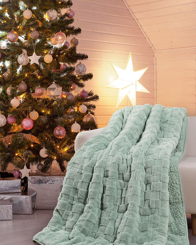 Uttermara-Sherpa-Fleece-Weighted-Blankets-121520_lbs_light_green-0011