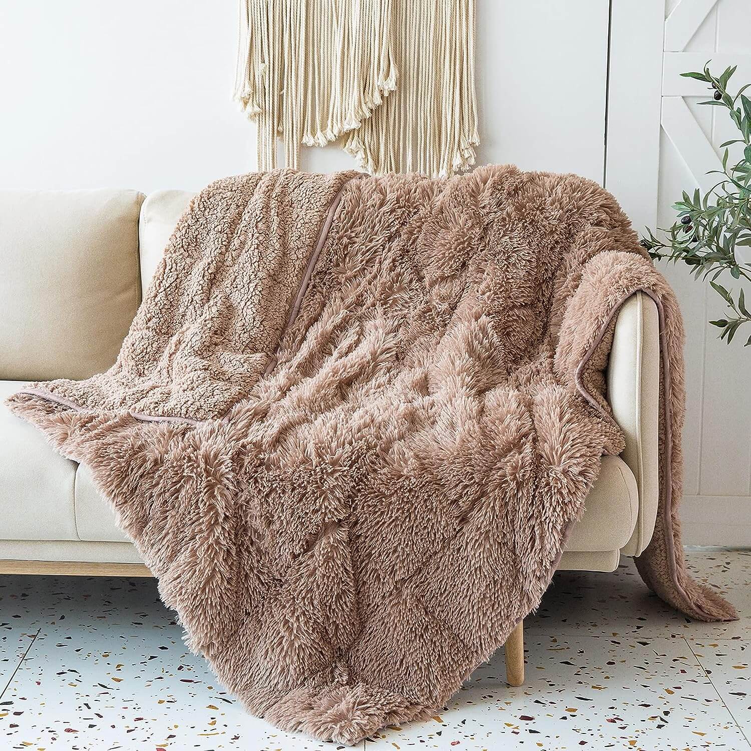 Uttermara Weighted Blanket Queen Size 12/15/20 lbs for Adults , Long Shaggy Faux Fur and Cozy Warm Sherpa Reverse Weighted Blankets for Winter, Thick Heavy Blanket for Sofa Bed, Rainbow-0048